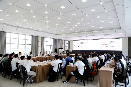 集團(tuán)公司領(lǐng)導(dǎo)與新入職高校畢業(yè)生共話成長(zhǎng)