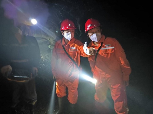 吳亞實(shí)地督查新橋礦業(yè)井下安全工作